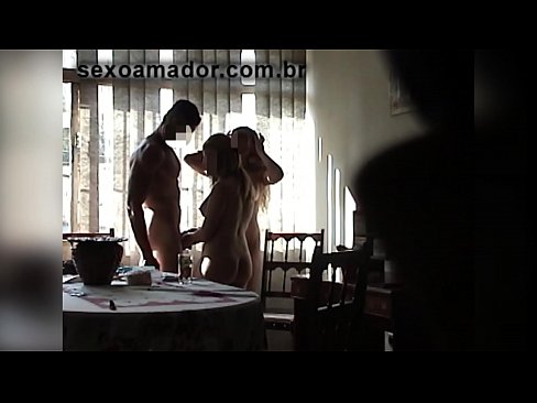 ❤️ Seksualni prijatelji pozivaju divovskog muškarca i trojku s njim Seks video na hr.sexuria-net.ru