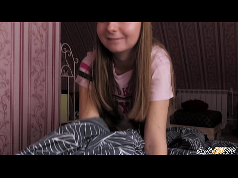 ❤️ Blondie duboko siše svog BFF-a i dobiva spermu u usta Seks video na hr.sexuria-net.ru